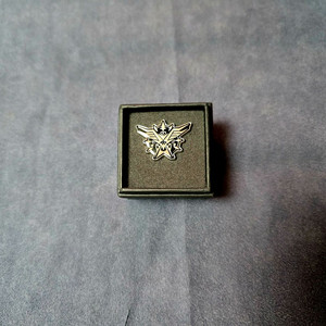 홀로라이브 홀록스 데뷔기념 뱃지 판매합니다