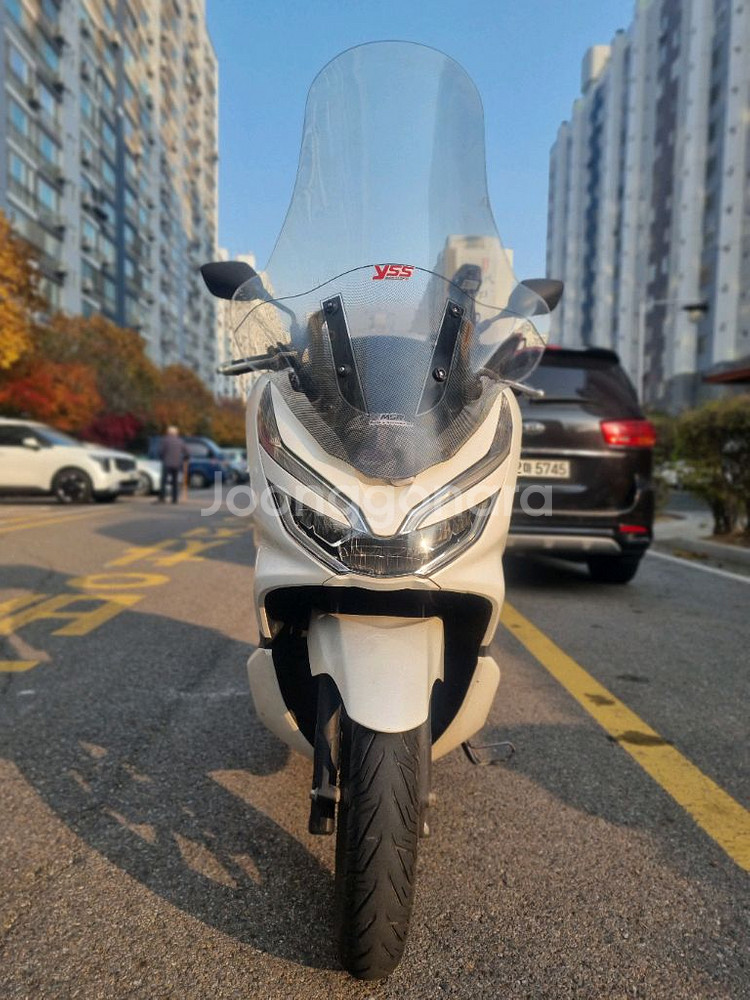 pcx 125 19년식 3만키로대 배달셋팅 잘 되어있는 오토바이 판매합니다--0