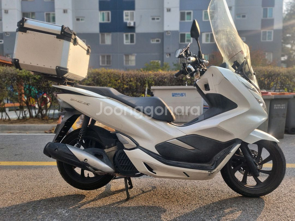 pcx 125 19년식 3만키로대 배달셋팅 잘 되어있는 오토바이 판매합니다--1