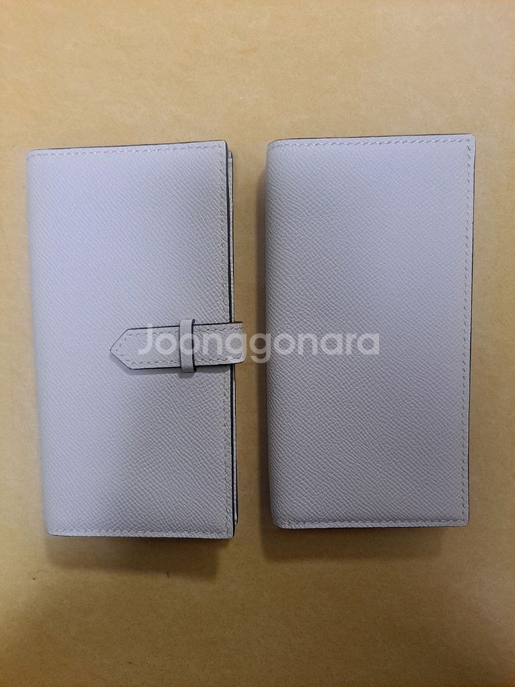 심플한 아이보리컬러 장지갑 2개 새제품--0