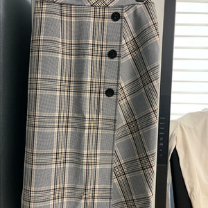 보브 체크 스커트