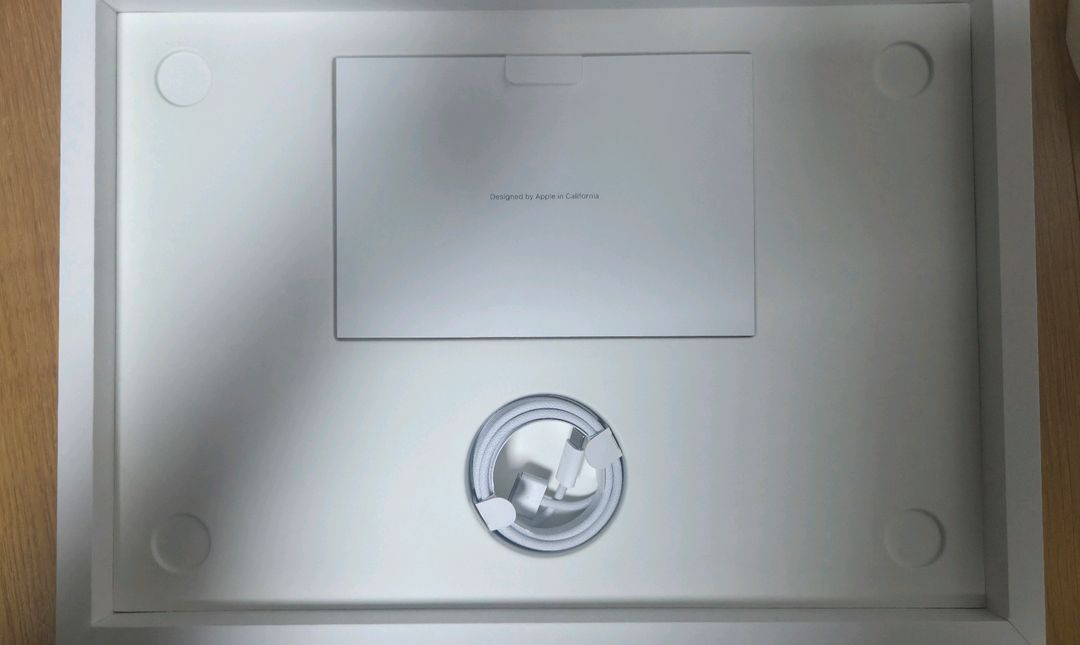 애플 맥북프로 M3 MAX 48램 1TB 애케플포함 팝니다--6