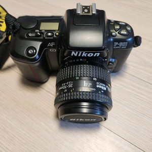 니콘 f601 바디 , 35-70mm 렌즈 셋트 판매합니다