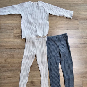 겉기모 티셔츠100. 기모 레깅스.110