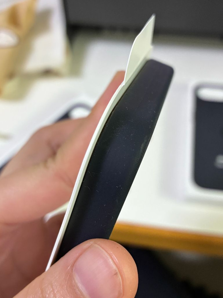 아이폰16e 애플 정품 실리콘 케이스 이미지