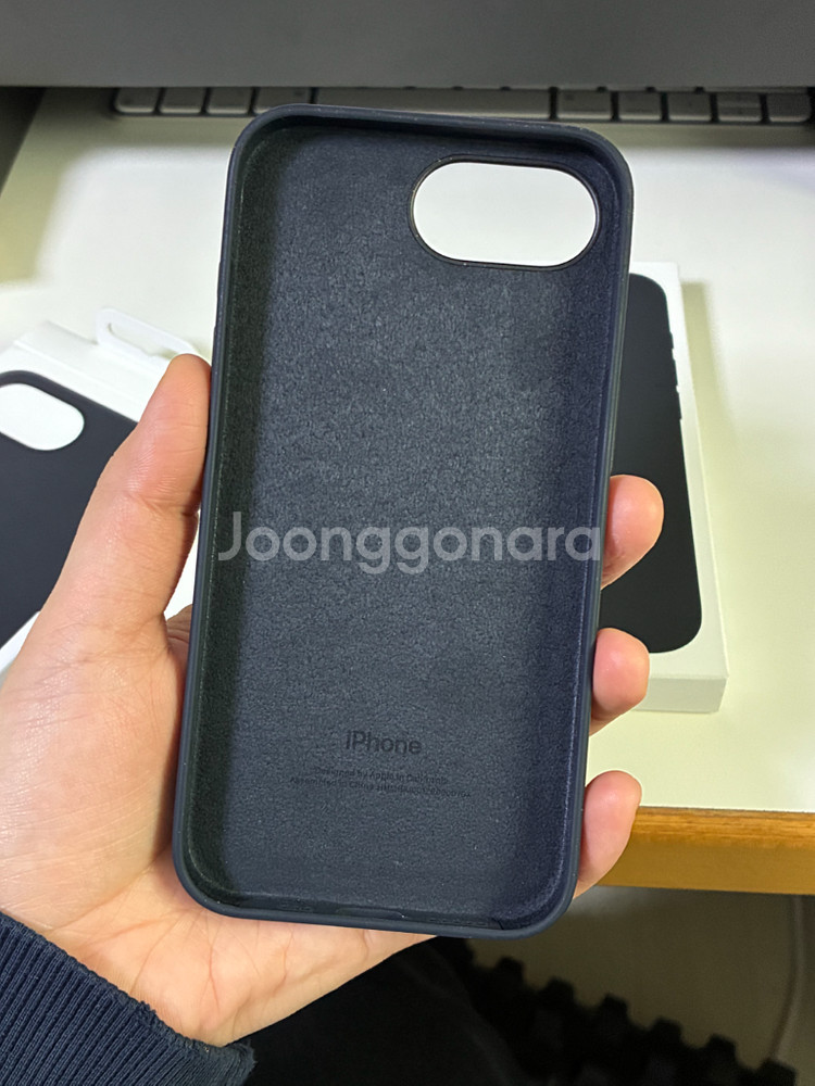 아이폰16e 애플 정품 실리콘 케이스--5