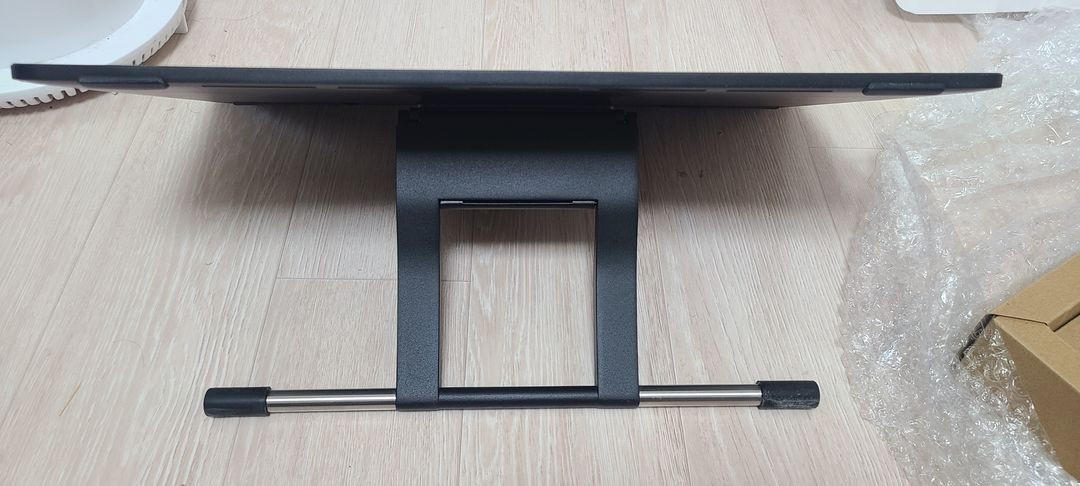 와콤 신티크 프로 16 + 전용 거치대--2