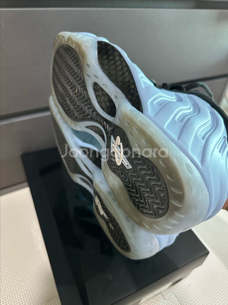 나이키 폼포짓 싸이킥 285--4