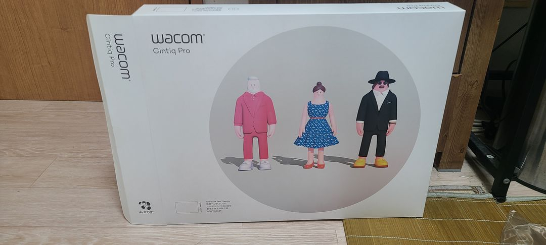 와콤 신티크 프로 16 + 전용 거치대--9