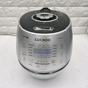 쿠쿠 6인용 압력밥솥 입니다