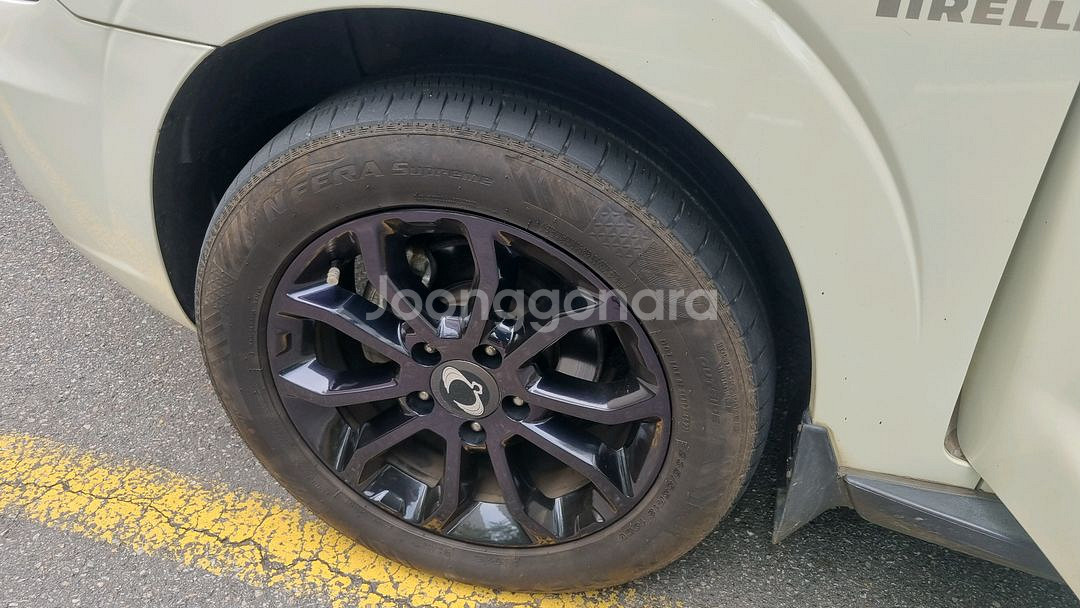 18인치 순정 알로이 휠타이어--3