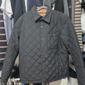 (새상품) 남성 버버리 블랙 리버시블 퀼팅 자켓 M사이즈
