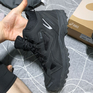 트렉스타 세마 등산화