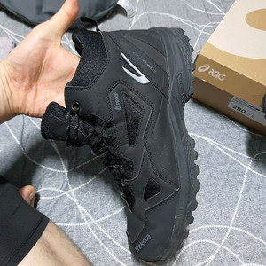 트렉스타 세마 등산화