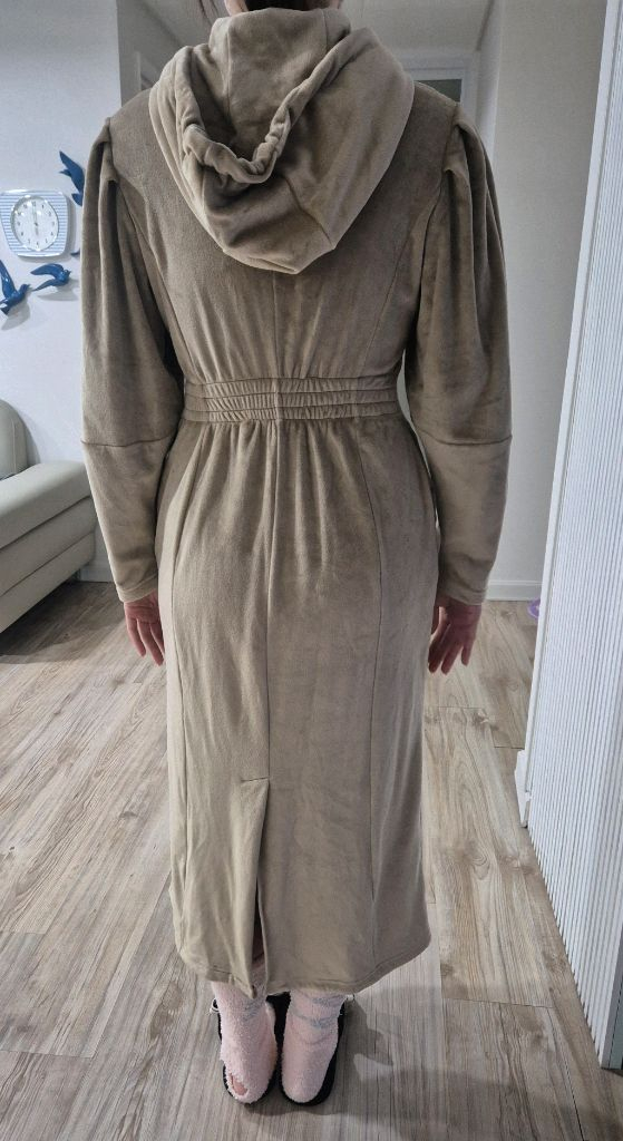 벨로드후드 롱 원피스--1