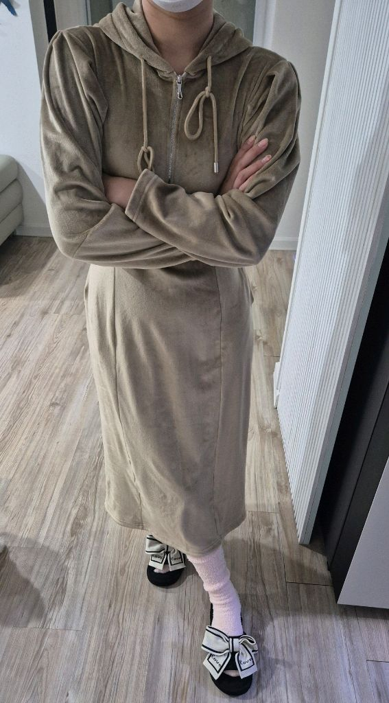 벨로드후드 롱 원피스--2