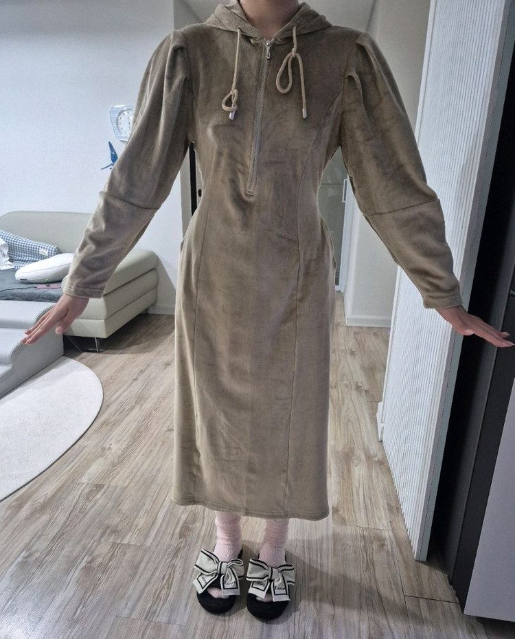 벨로드후드 롱 원피스--3