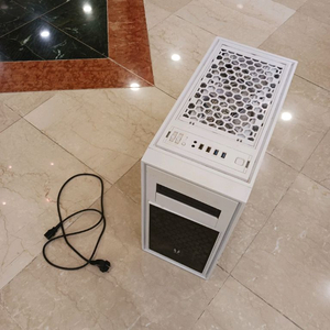 데스크탑 i7 6700 16램 ssd256 gtx1080