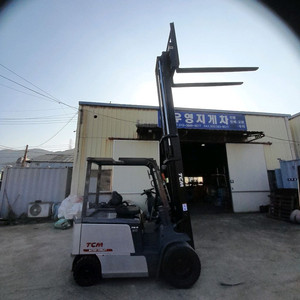 TCM 3톤 전동지게차 자동발 2단4.2미터 더블통타이어