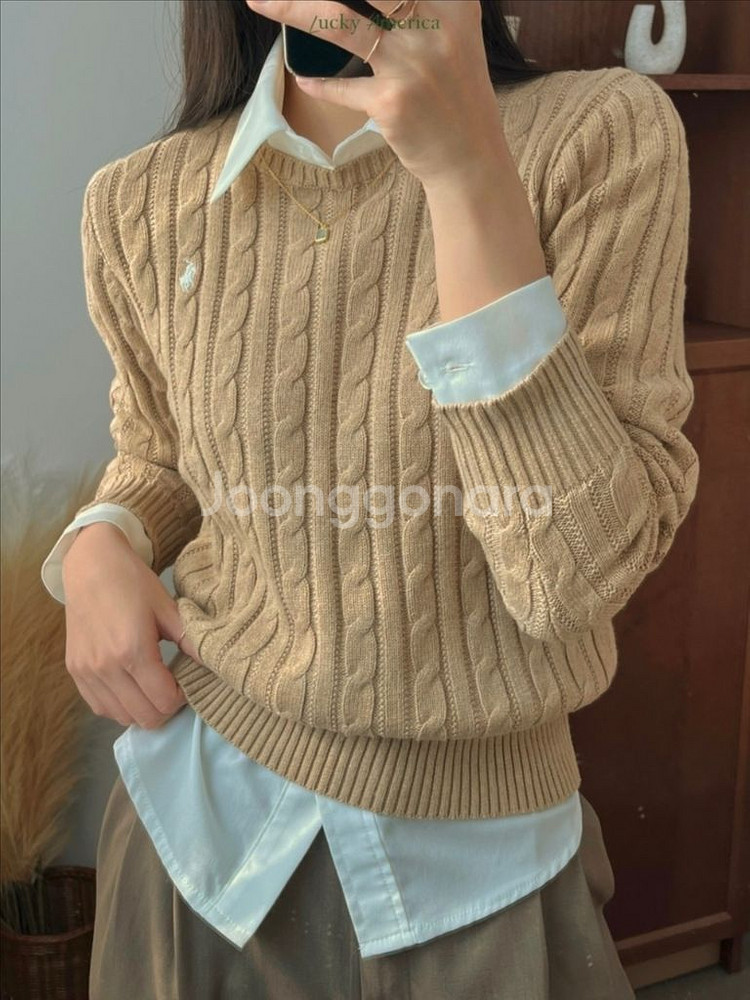 폴로 여성꽈배기니트--1