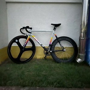 엔진11 디럭스 프레임만 팝니다