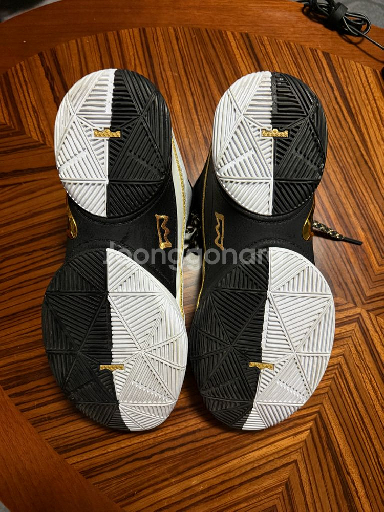 나이키 르브론 22 화이트 블랙 농구화 실착 1회 초저가 판매--1