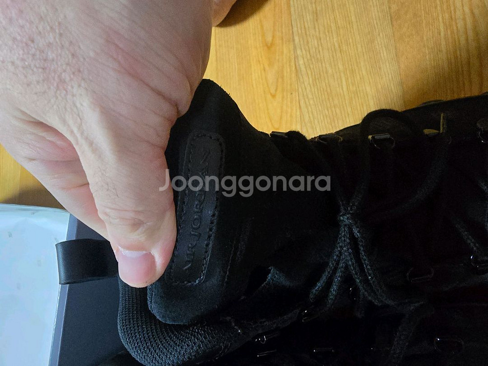 조던 9 레트로 부츠 290 사이즈 팝니다--6