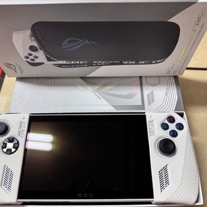 ASUS ROG Ally 화이트 2TB 입니다.