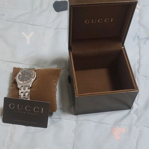 구찌 5500m 남녀공용 시계