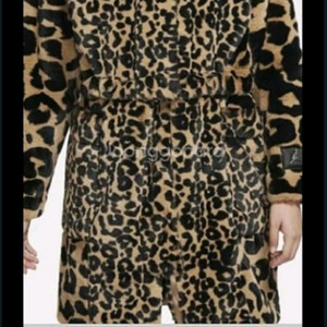 나이키조던. 레오퍼드퍼코트