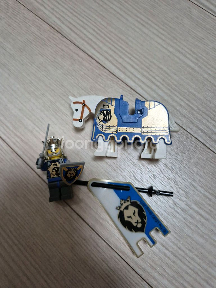 레고 캐슬 왕 미피바딩 택포4만4천 팝니다--1