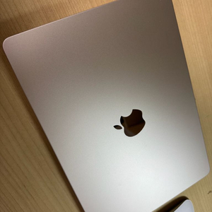 맥북에어 M2 13 스타라이트