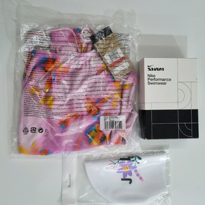 나이키 핑크폼 컷아웃 28, 크림슨 컷아웃 28, 졸린 플뢰르 수모