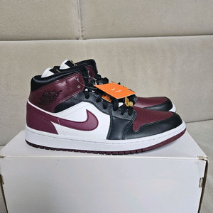 285 w 조던1 다크 비트룻 se