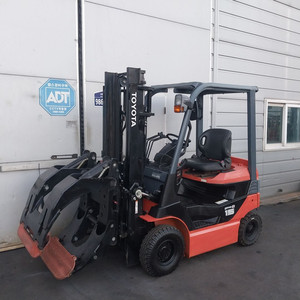 도요타 전동지게차 1.5톤 회전식페이퍼롤크램프 장착 1300시간 사용 2017년식