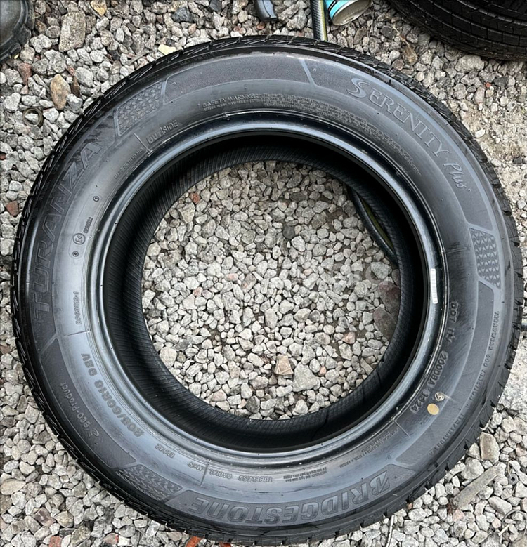 205 60 16브리지스톤중고타이어2개2056016--2