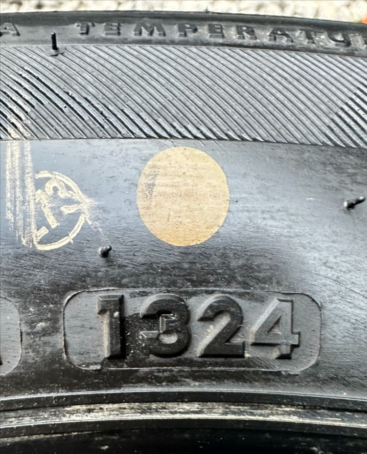 205 60 16브리지스톤중고타이어2개2056016 이미지