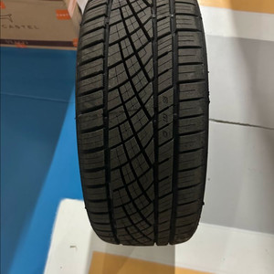콘티넨탈 dws06+ 225 45 18 타이어 1짝 팝니다 (중고)