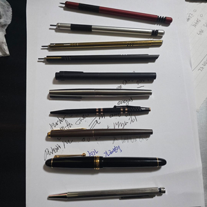 각종 볼펜 홀더펜 홀더샤프 만년필 판매합니다.