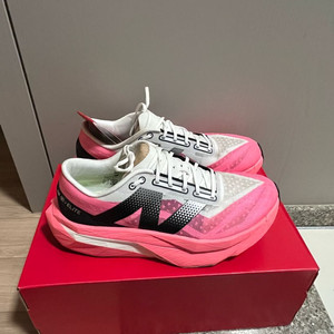 뉴발란스 퓨어셀 엘리트 v4 핑크 판매합니다