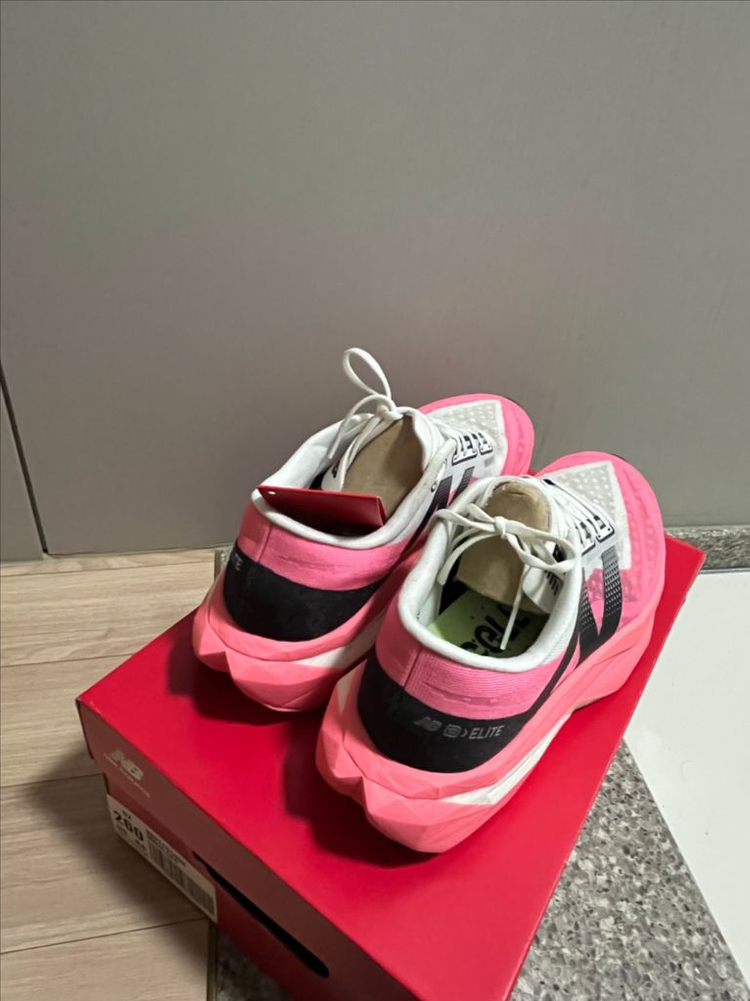 뉴발란스 퓨어셀 엘리트 v4 핑크 판매합니다--2