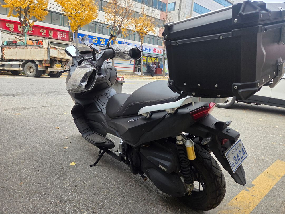2024년식 한솜adv350 맷 블랙 배달세팅 적은키로수 이미지