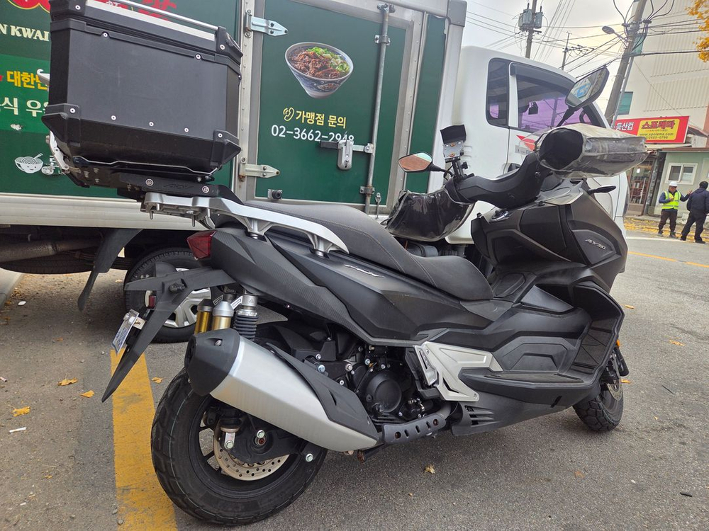 2024년식 한솜adv350 맷 블랙 배달세팅 적은키로수 이미지