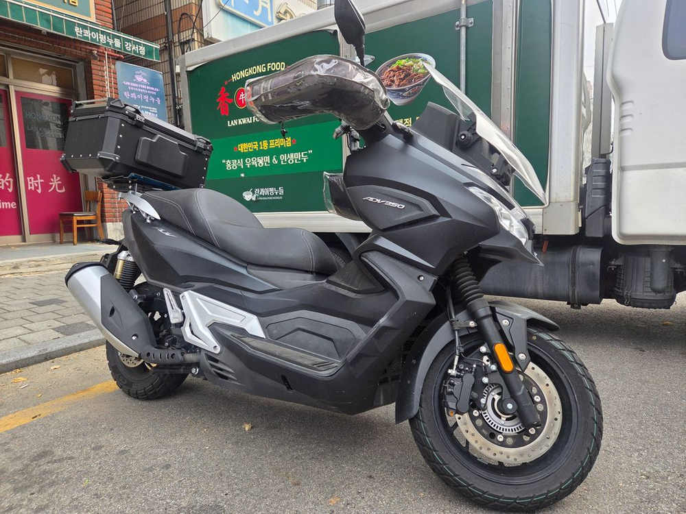 2024년식 한솜adv350 맷 블랙 배달세팅 적은키로수 이미지