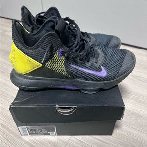 나이키 르브론 위트니스 IV 블랙/퍼플 270mm 농구