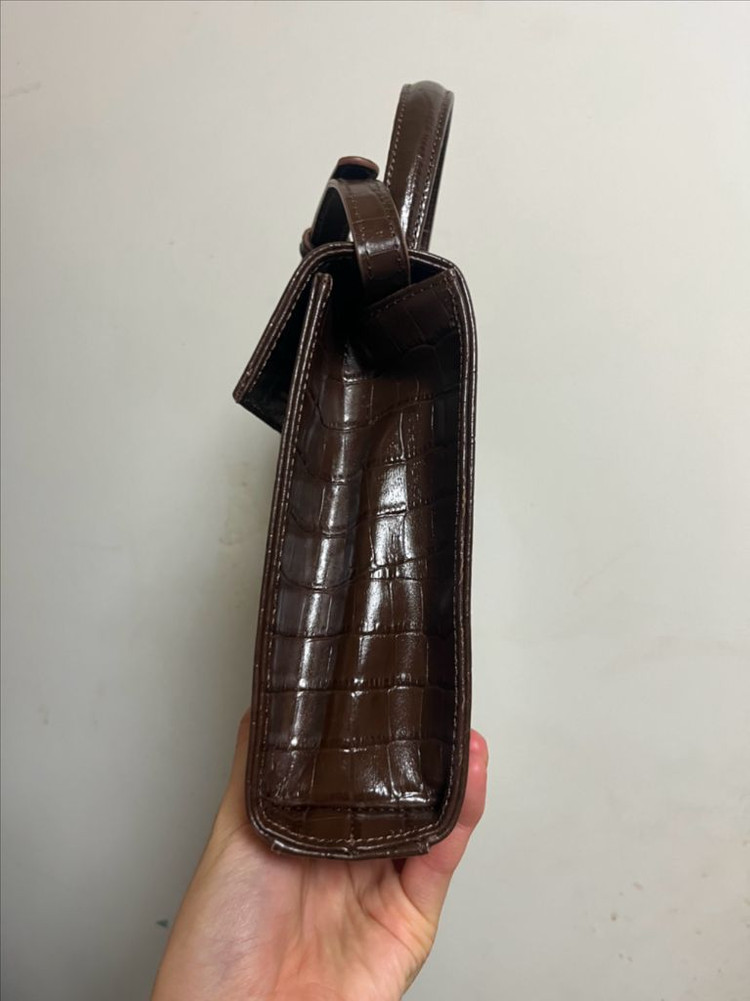 플랫베이스 뱀피백 크로스백 가방 이미지