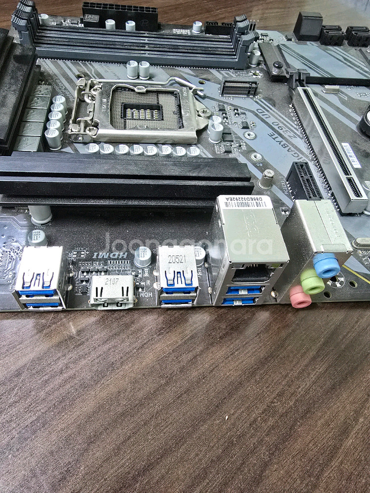 기가바이트 z390 메인보드--1