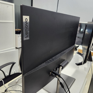 Lenovo 27인치 QHD 모니터 이미지