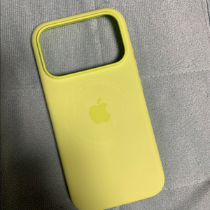 아이폰17프로 애플 정품 실리콘 케이스 판매