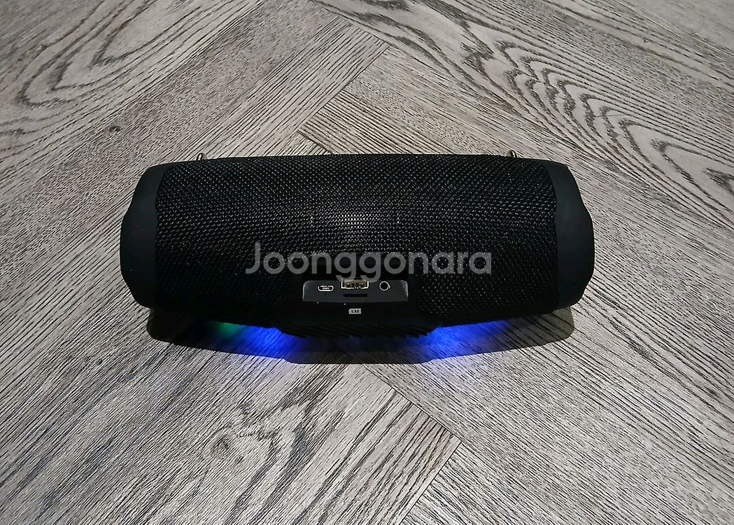 캠핑용/이동형 블루투스 스피커 팝니다--2
